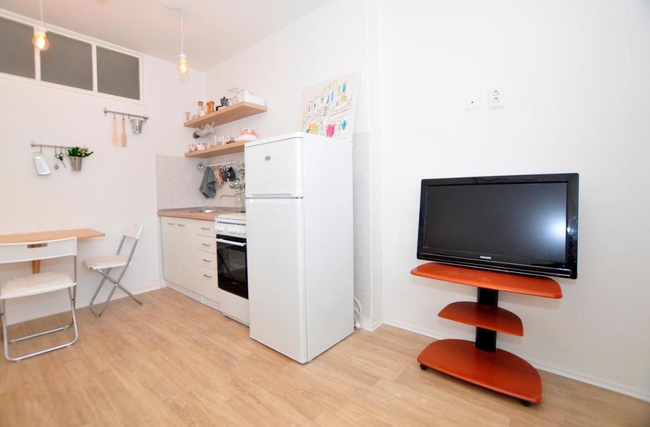 Room & Studio In The Centre Split Exterior foto